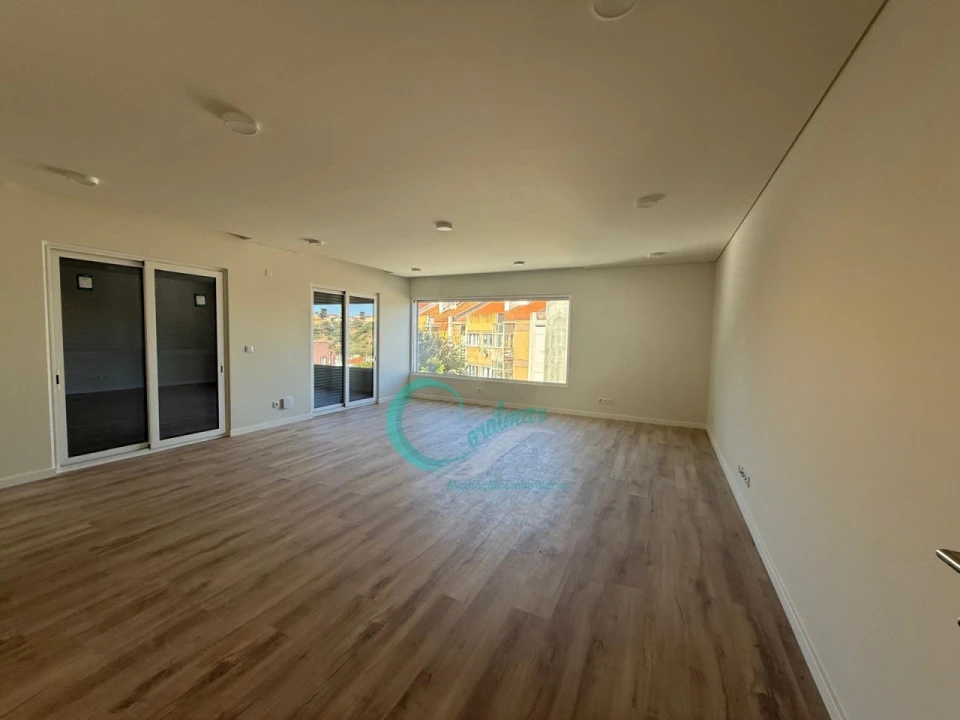 Apartamento T3 para Venda em Almada, Cova da Piedade, Pragal e Cacilhas Foto 21