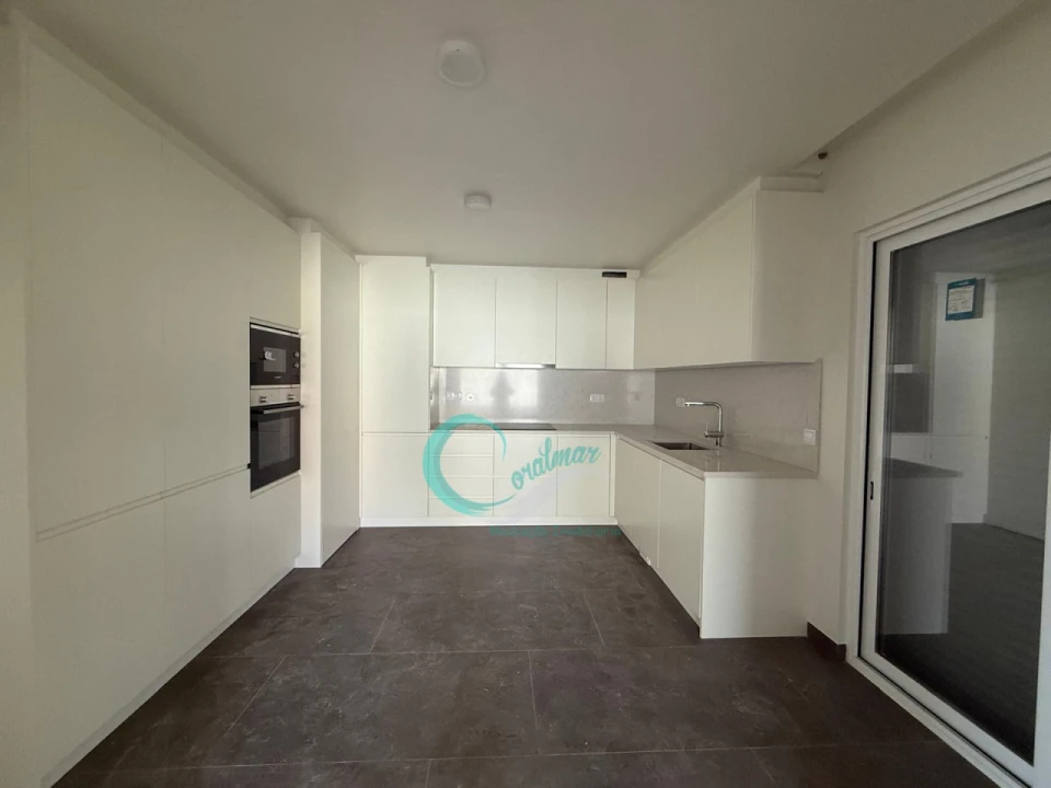 Apartamento T3 para Venda em Almada, Cova da Piedade, Pragal e Cacilhas Foto 24