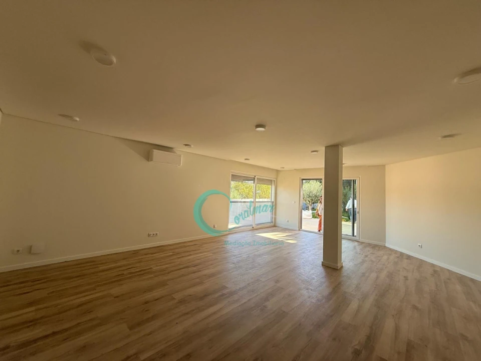 Apartamento T3 para Venda em Almada, Cova da Piedade, Pragal e Cacilhas Foto 4