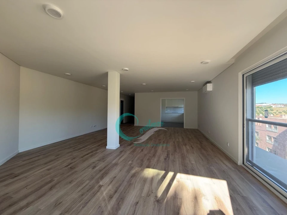 Apartamento T3 para Venda em Almada, Cova da Piedade, Pragal e Cacilhas Foto 2