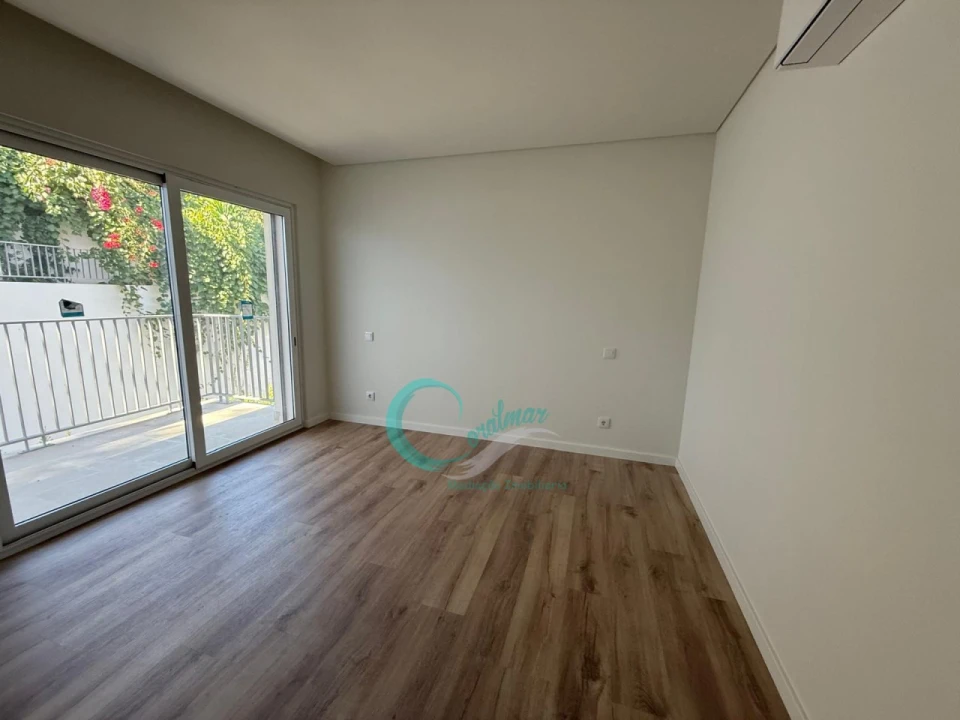 Apartamento T3 para Venda em Almada, Cova da Piedade, Pragal e Cacilhas Foto 14