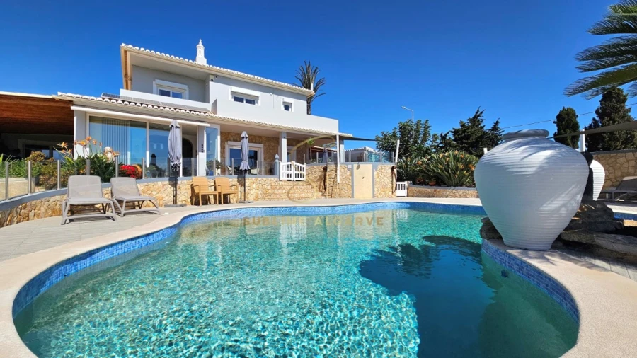 Moradia T4 para Venda em Luz Foto 1