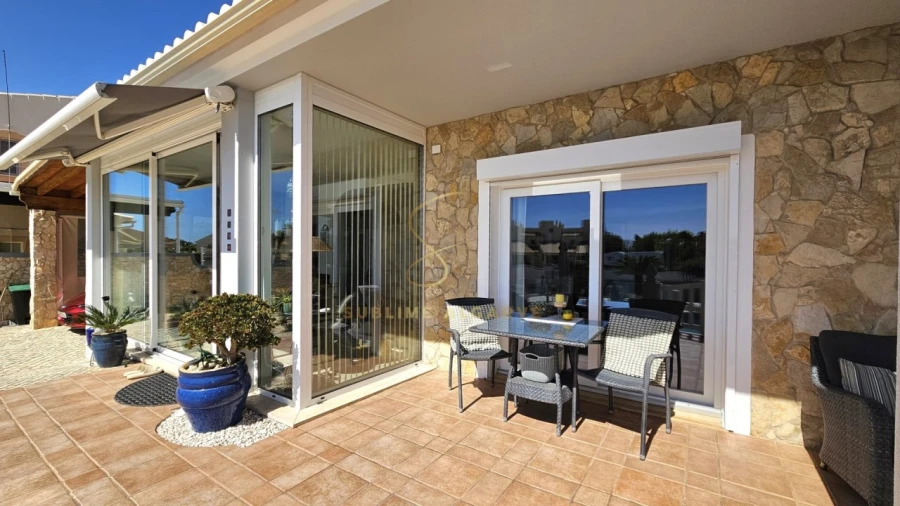 Moradia T4 para Venda em Luz Foto 10