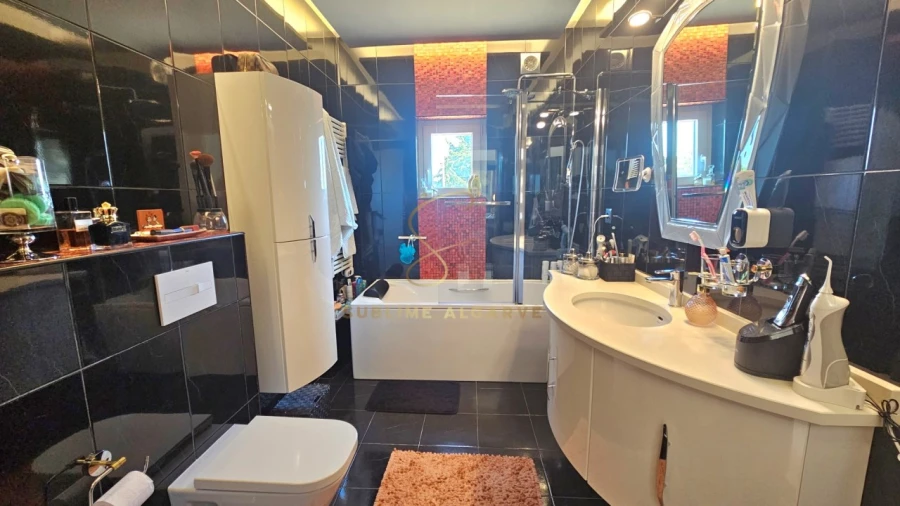 Moradia T4 para Venda em Luz Foto 19