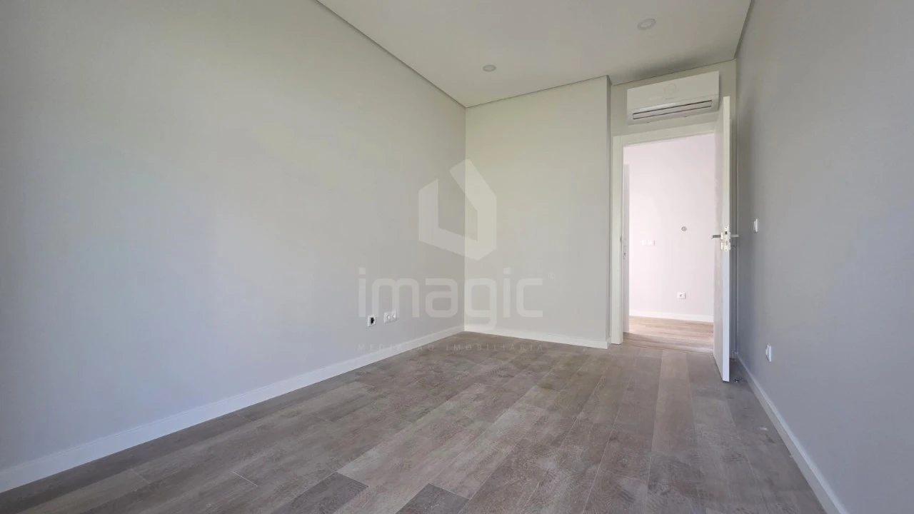 Moradia T4 para Venda em Santo Isidoro Foto 22