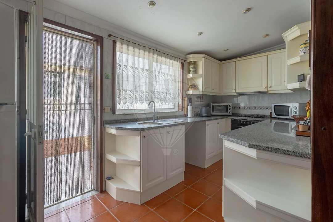 Moradia T3 para Venda em Oliveira do Douro Foto 9