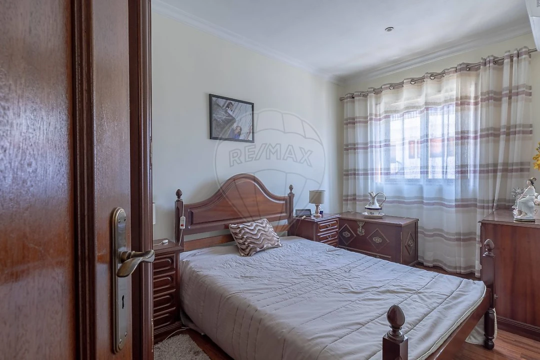 Moradia T3 para Venda em Oliveira do Douro Foto 12