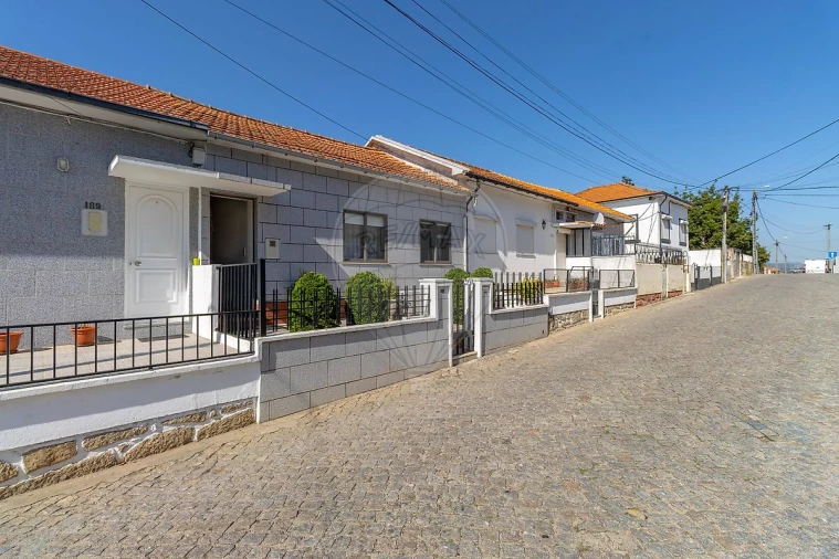 Moradia T3 para Venda em Oliveira do Douro Foto 21