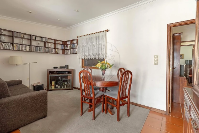 Moradia T3 para Venda em Oliveira do Douro Foto 7