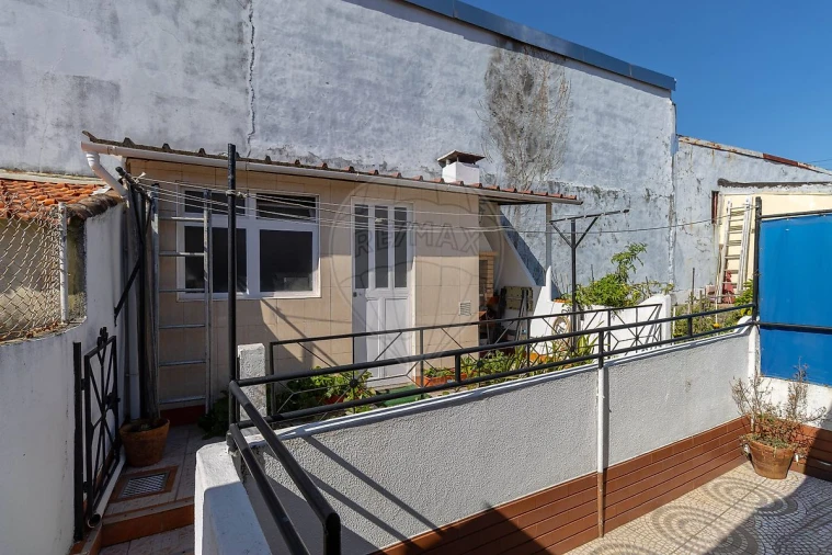 Moradia T3 para Venda em Oliveira do Douro Foto 17