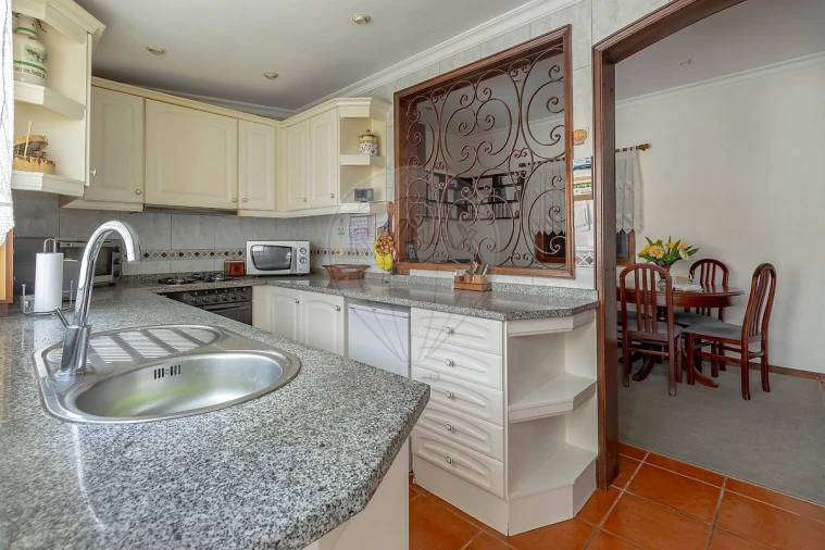 Moradia T3 para Venda em Oliveira do Douro Foto 8