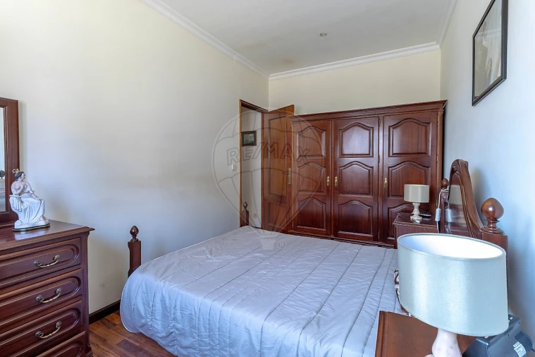 Moradia T3 para Venda em Oliveira do Douro Foto 11