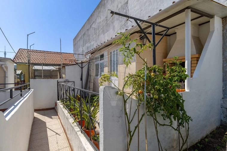 Moradia T3 para Venda em Oliveira do Douro Foto 18