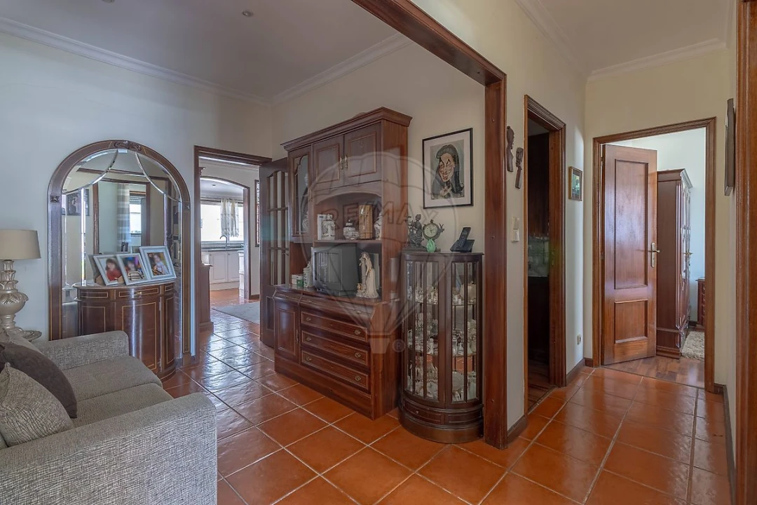 Moradia T3 para Venda em Oliveira do Douro Foto 5