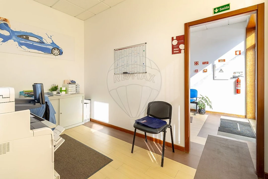 Armazém para Venda em Mafamude e Vilar do Paraíso Foto 6