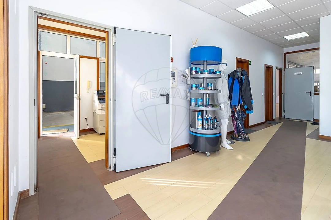 Armazém para Venda em Mafamude e Vilar do Paraíso Foto 7