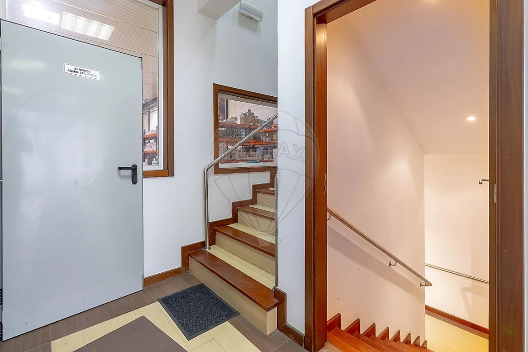 Armazém para Venda em Mafamude e Vilar do Paraíso Foto 37