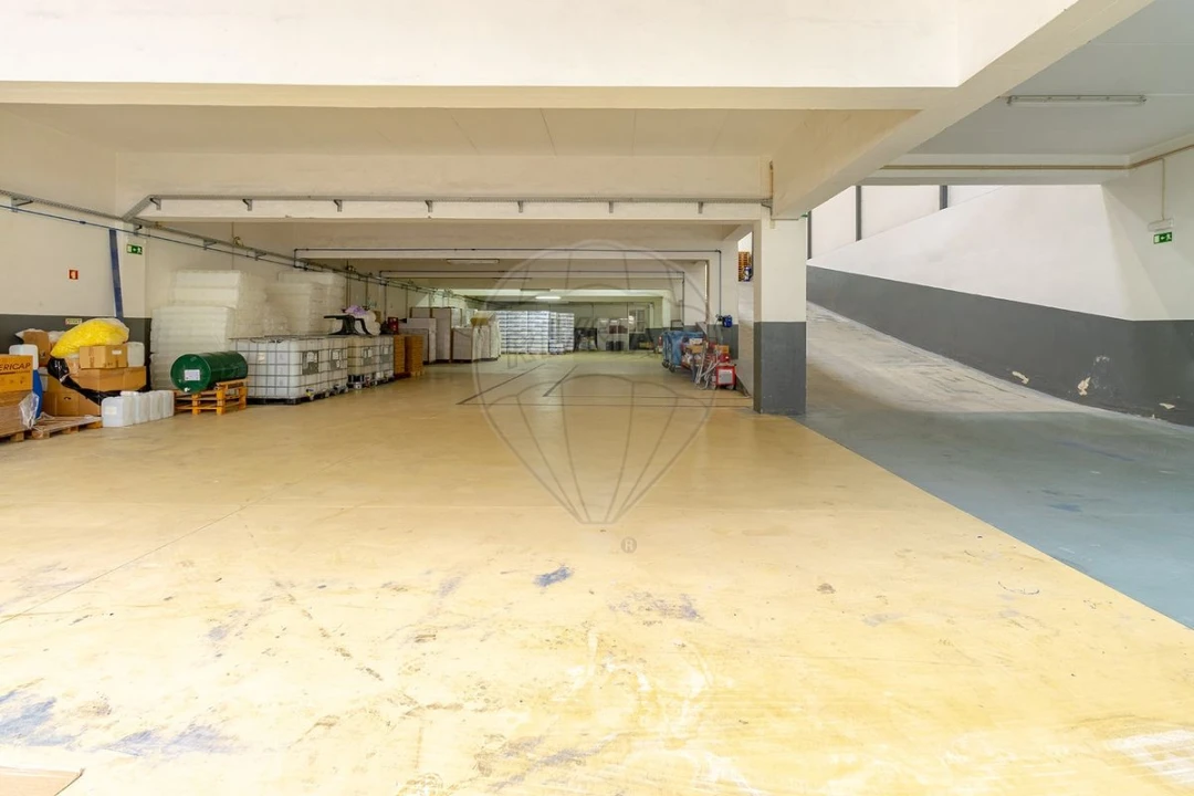 Armazém para Venda em Mafamude e Vilar do Paraíso Foto 20