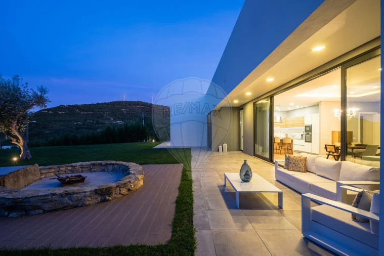 Moradia T5 para Venda em Arruda dos Vinhos Foto 3