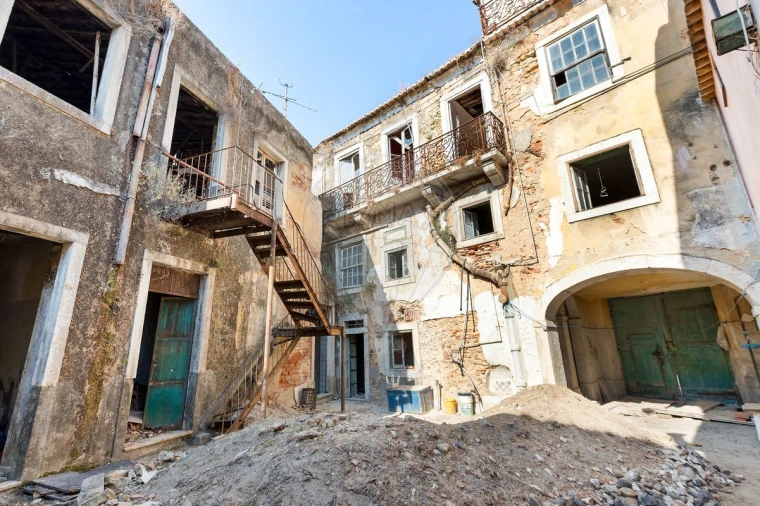 Prédio para Venda em Santa Maria Maior Foto 11