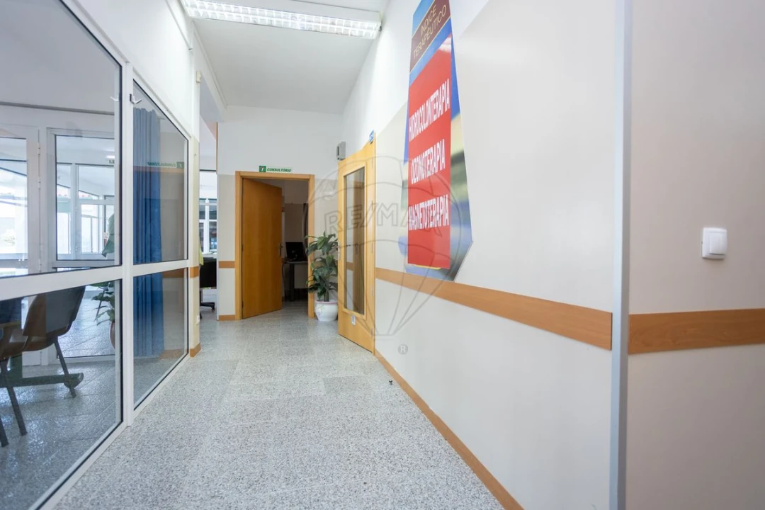 Loja para Arrendamento em Samora Correia Foto 22