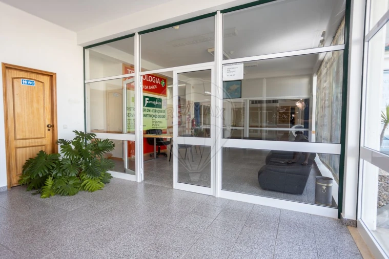 Loja para Arrendamento em Samora Correia Foto 32