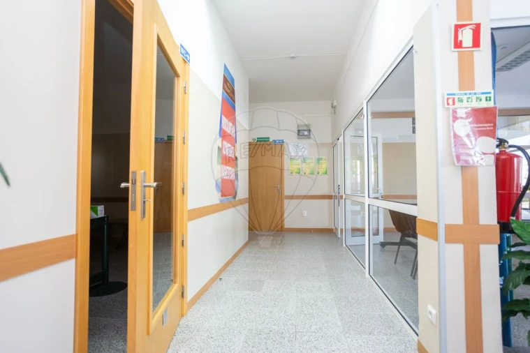 Loja para Arrendamento em Samora Correia Foto 21