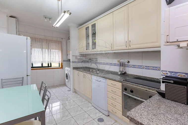 Apartamento T2 para Arrendamento em Canidelo Foto 5