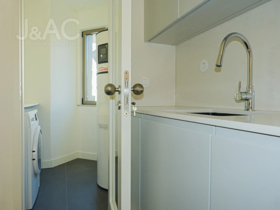 Apartamento T2 para Venda em Santo António Foto 11