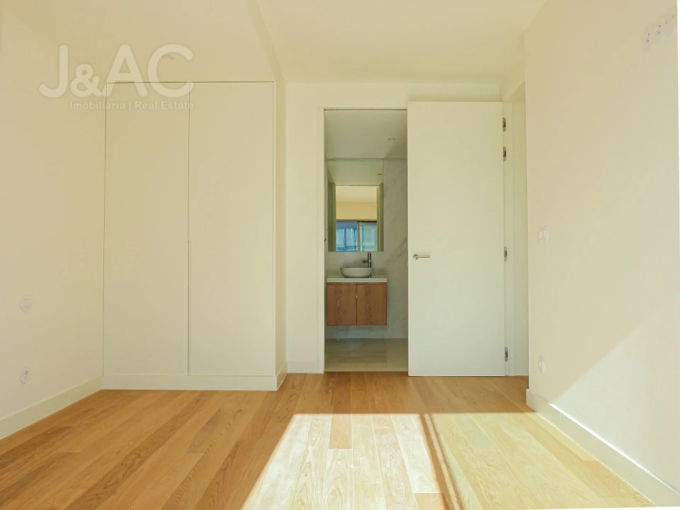 Apartamento T2 para Venda em Santo António Foto 14