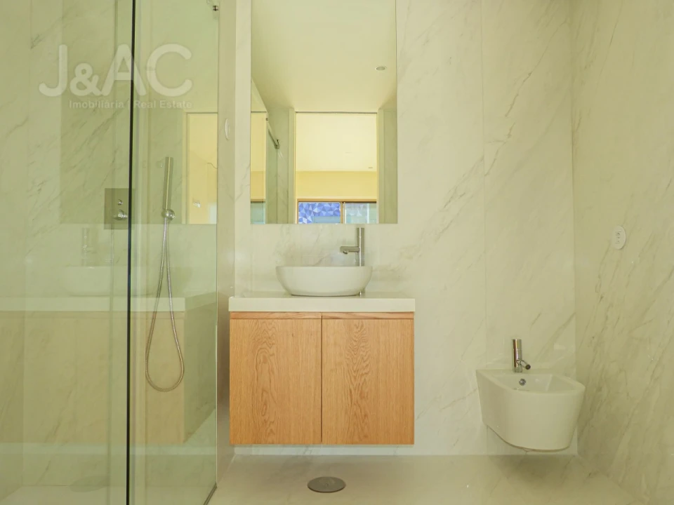 Apartamento T2 para Venda em Santo António Foto 15