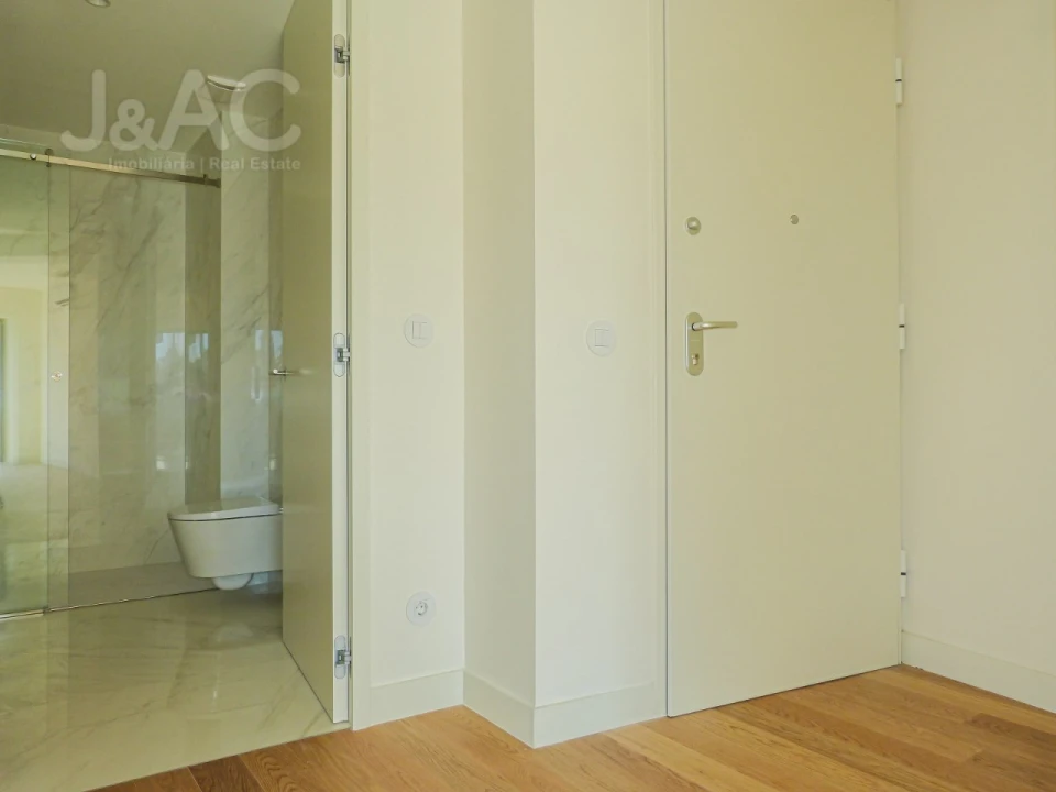 Apartamento T1 para Venda em Santo António Foto 8