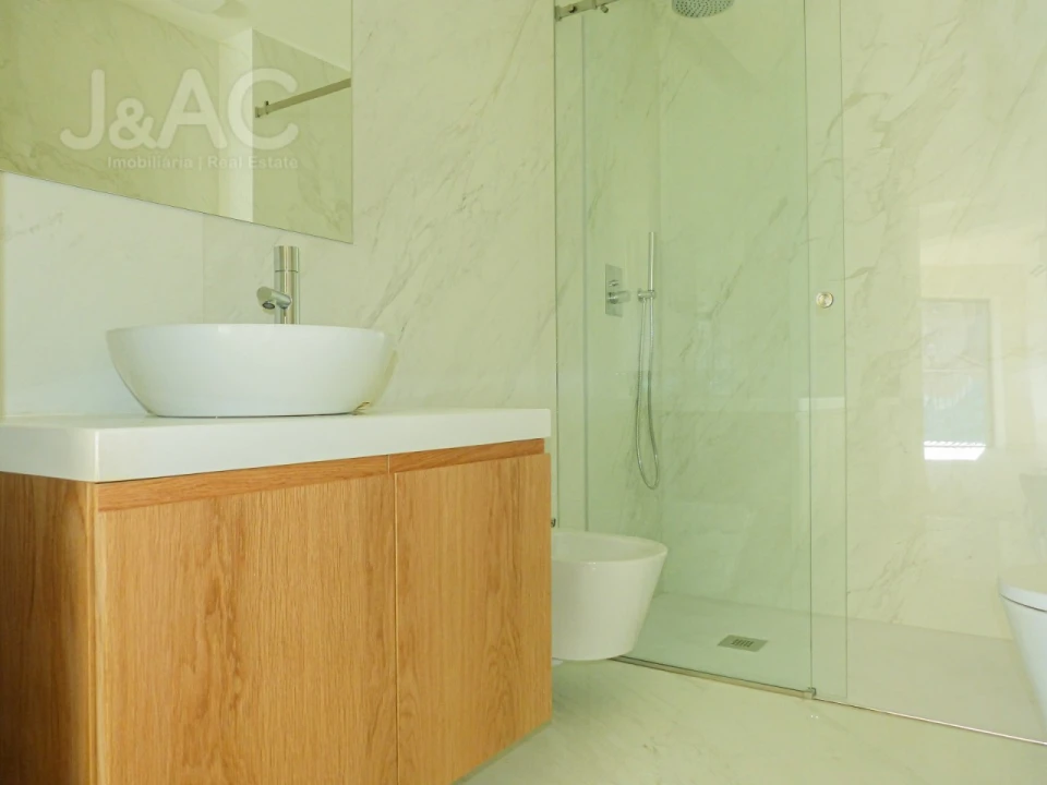 Apartamento T1 para Venda em Santo António Foto 9