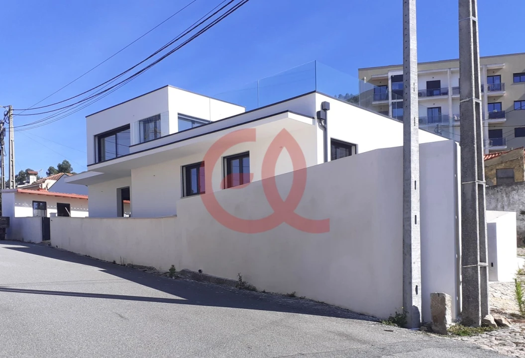 Moradia T3 para Venda em Areosa Foto 1