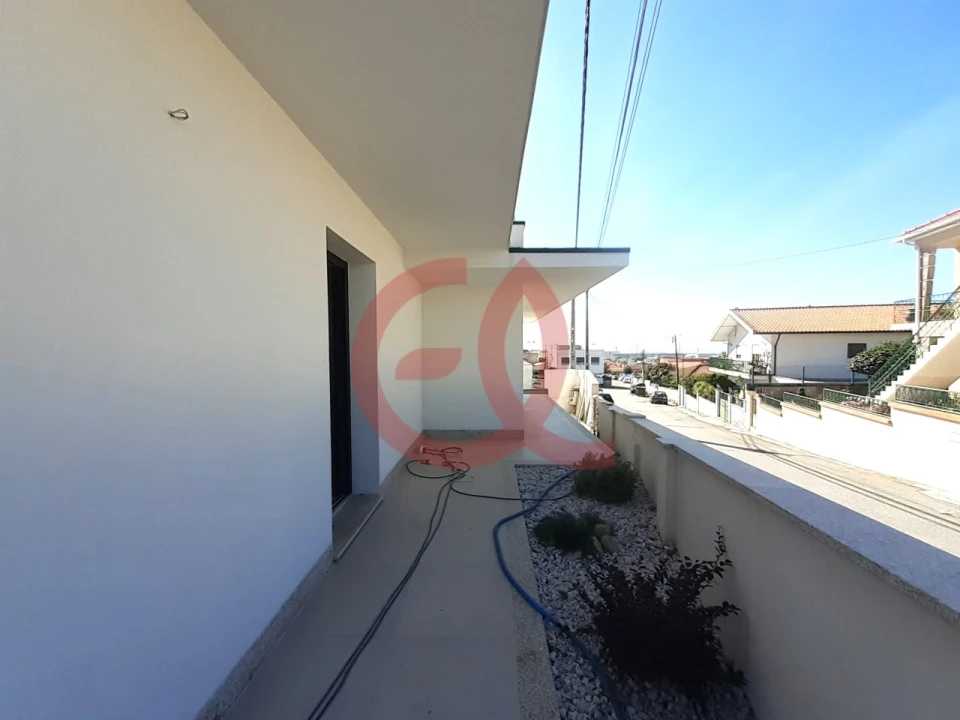 Moradia T3 para Venda em Areosa Foto 3