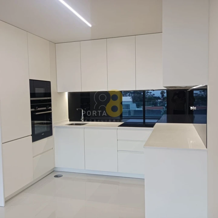 Apartamento T1 para Venda em Madalena Foto 4