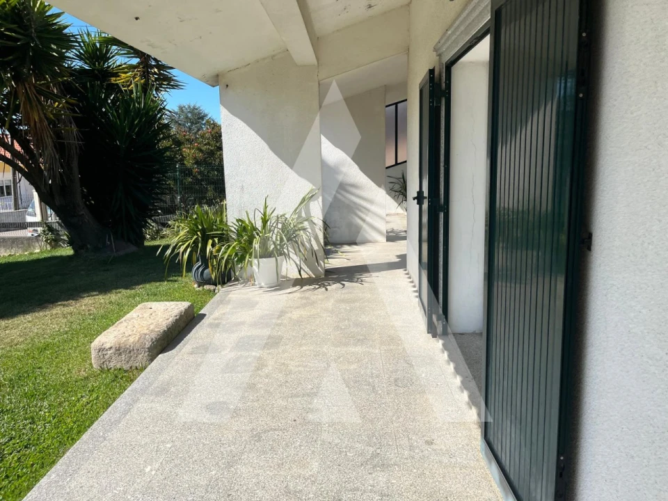 Moradia T4 para Venda em Aradas Foto 4