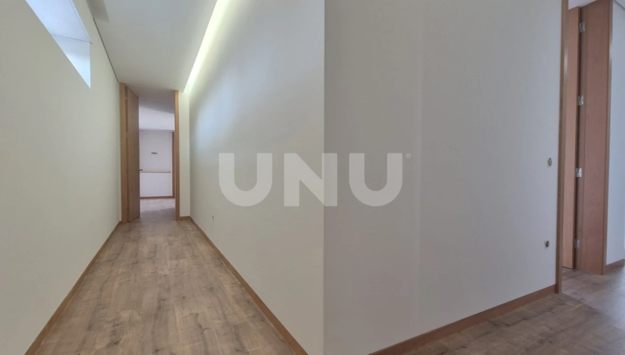 Moradia T3 para Venda em O. Azeméis, Riba-Ul, Ul, Macinhata Seixa, Madail Foto 13