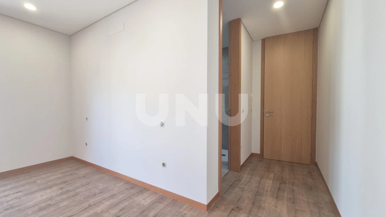 Moradia T3 para Venda em O. Azeméis, Riba-Ul, Ul, Macinhata Seixa, Madail Foto 18