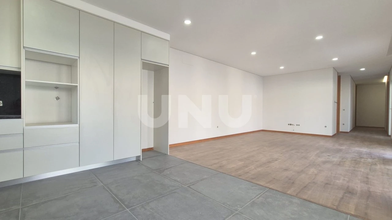 Moradia T3 para Venda em O. Azeméis, Riba-Ul, Ul, Macinhata Seixa, Madail Foto 2