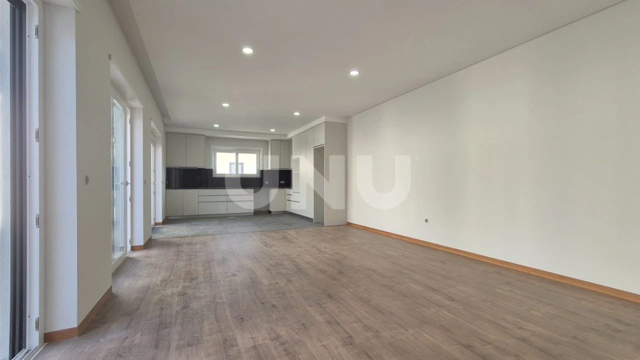 Moradia T3 para Venda em O. Azeméis, Riba-Ul, Ul, Macinhata Seixa, Madail Foto 3