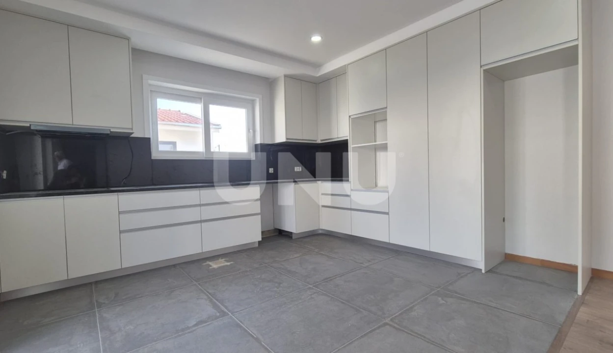 Moradia T3 para Venda em O. Azeméis, Riba-Ul, Ul, Macinhata Seixa, Madail Foto 4