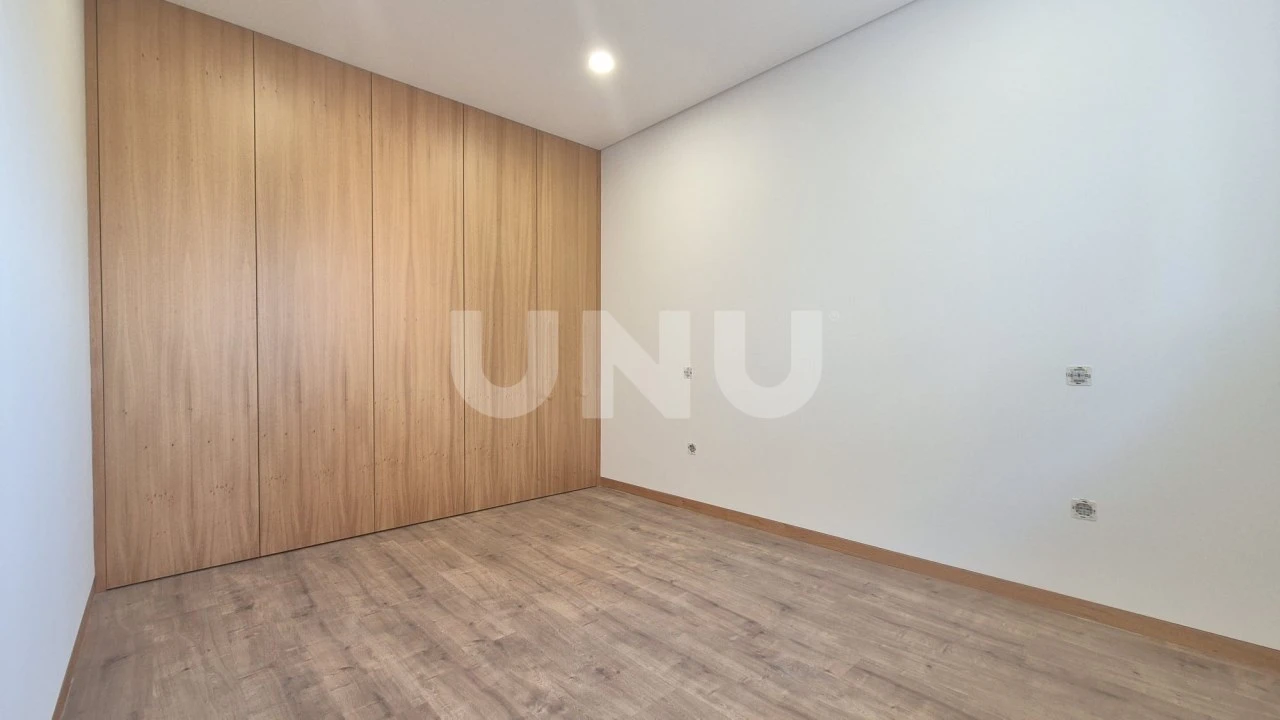 Moradia T3 para Venda em O. Azeméis, Riba-Ul, Ul, Macinhata Seixa, Madail Foto 10