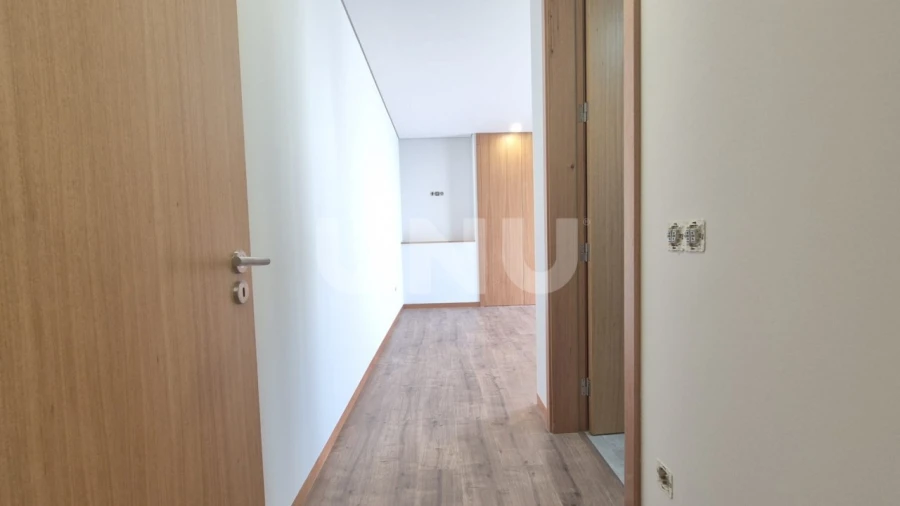 Moradia T3 para Venda em O. Azeméis, Riba-Ul, Ul, Macinhata Seixa, Madail Foto 14