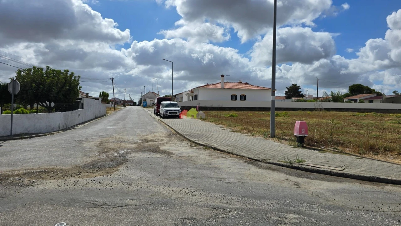 Terreno para Venda em Foros de Vale de Figueira Foto 9