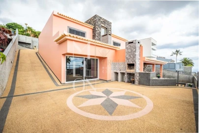 Moradia T3 para Venda em Santo Antonio