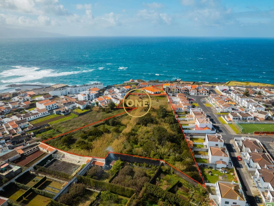 Terreno para Venda em Ribeira Grande (Matriz) Foto 1