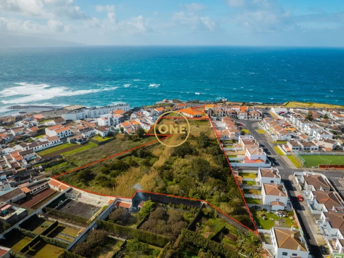 Terreno para Venda em Ribeira Grande (Matriz)