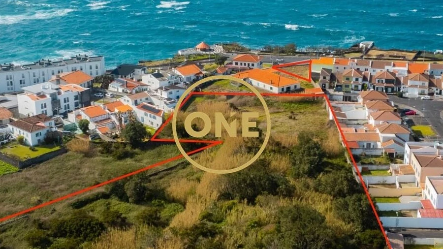 Terreno para Venda em Ribeira Grande (Matriz)