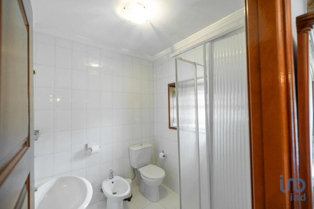 Moradia T3 para Venda em Cornes Foto 6